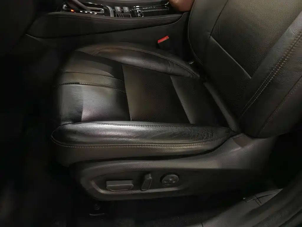 GAC Trumpchi GS8 2018 — фото 20