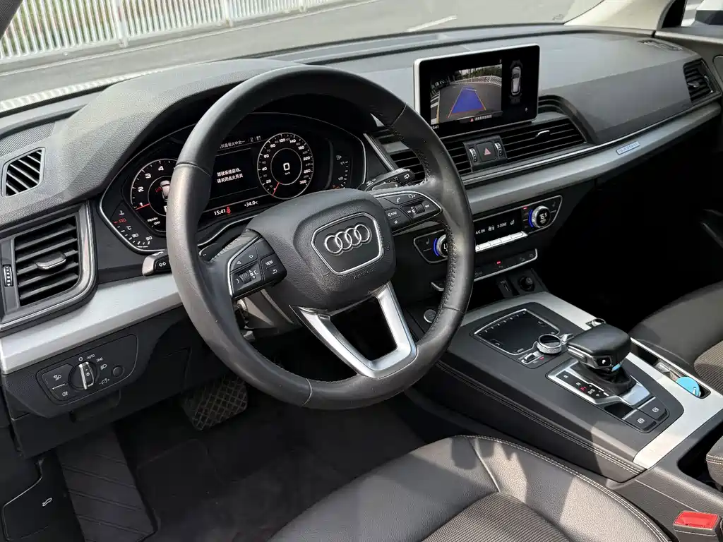 Audi Q5L 2020 — фото 5
