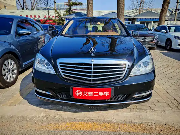 Mercedes-Benz S-Class 2012