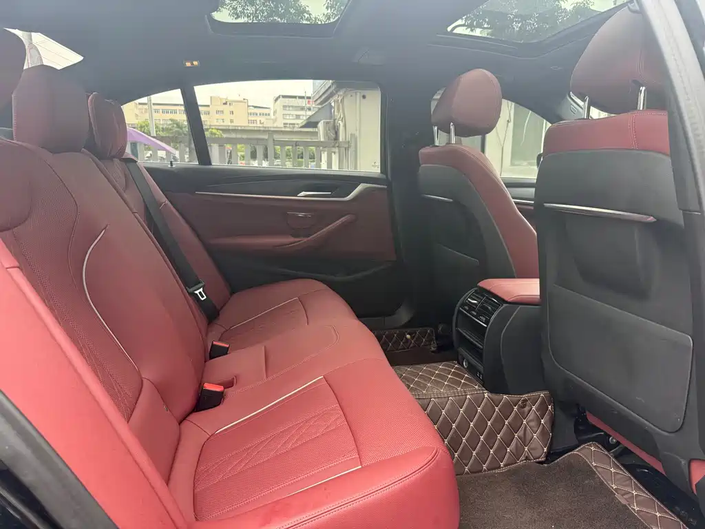 BMW 5 Series 2023 — фото 15