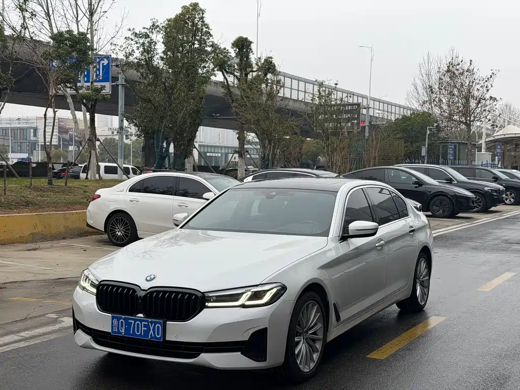 BMW 5 Series 2021 — фото 1