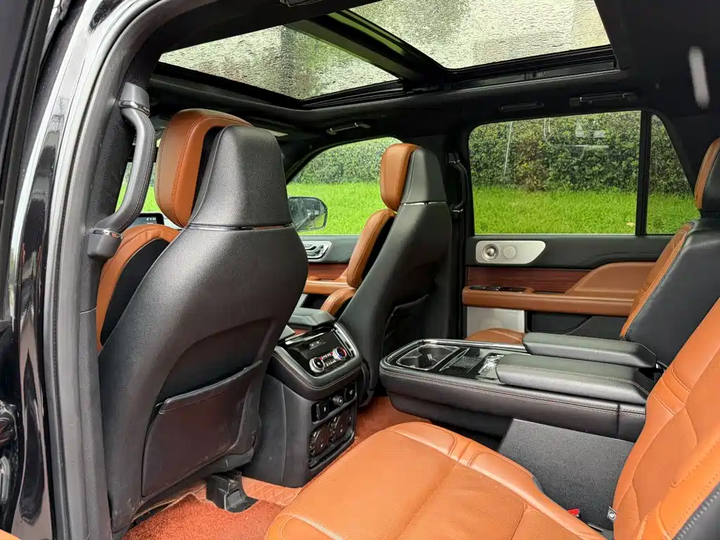 Lincoln Navigator 2021 — фото 10
