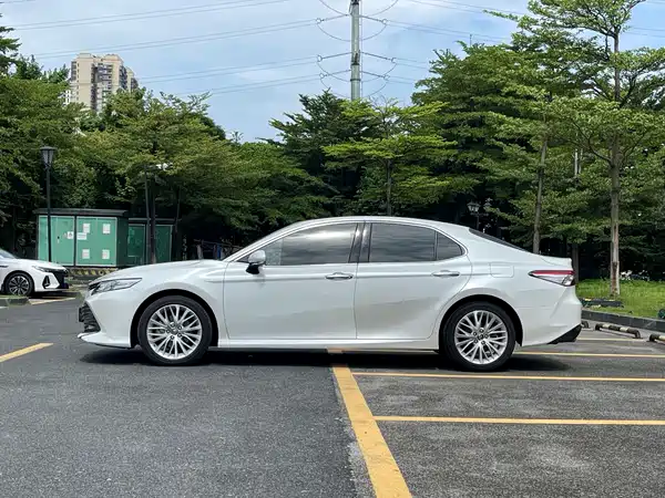 Toyota Camry 2021