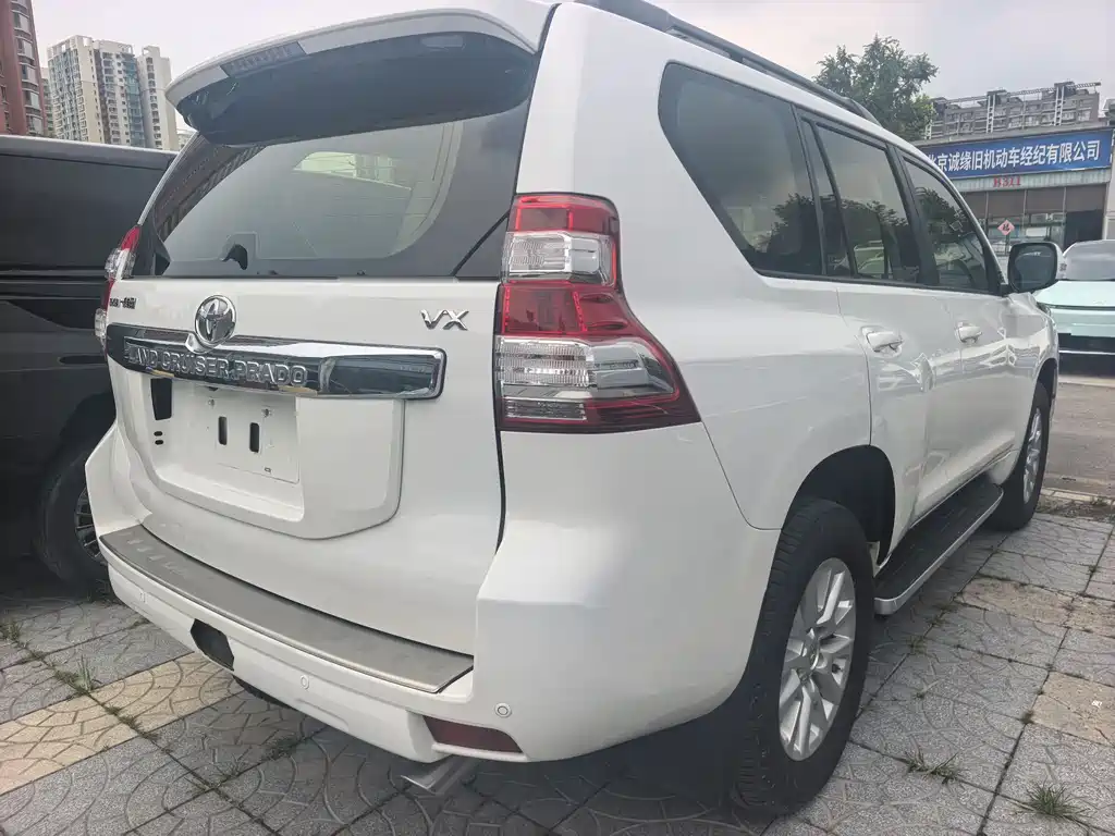 Toyota Prado 2015 — фото 14
