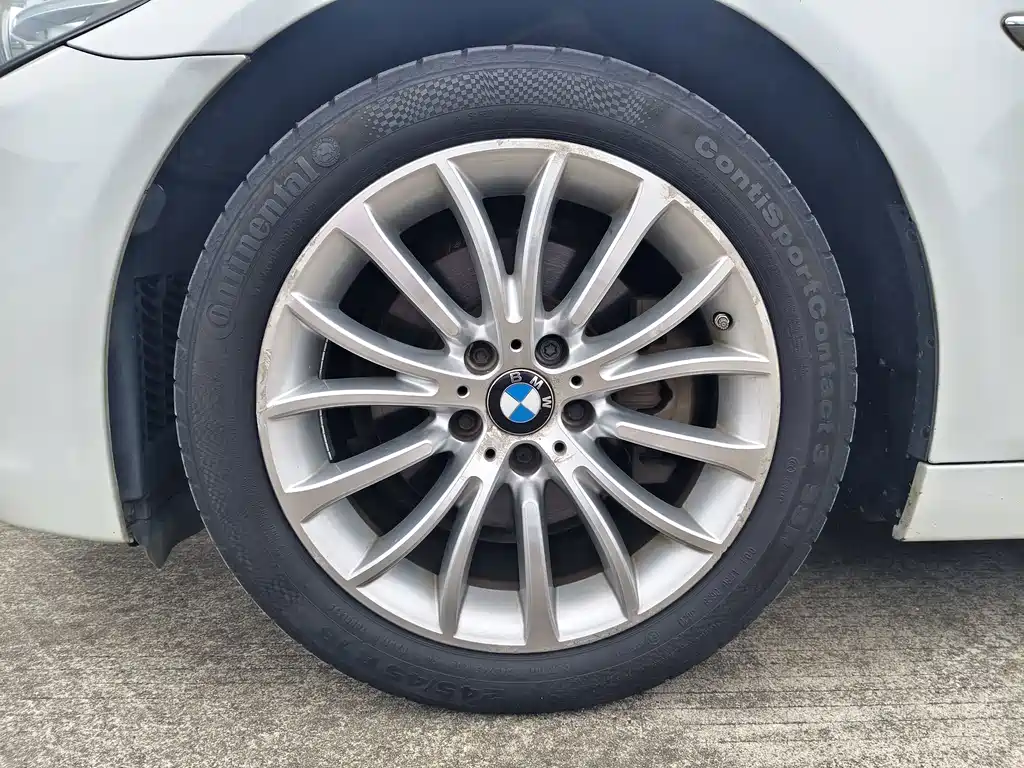 BMW 5 Series 2013 — фото 18