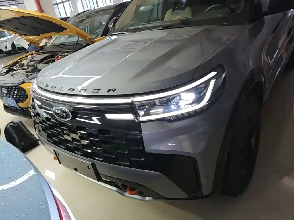 Ford Explorer 2025