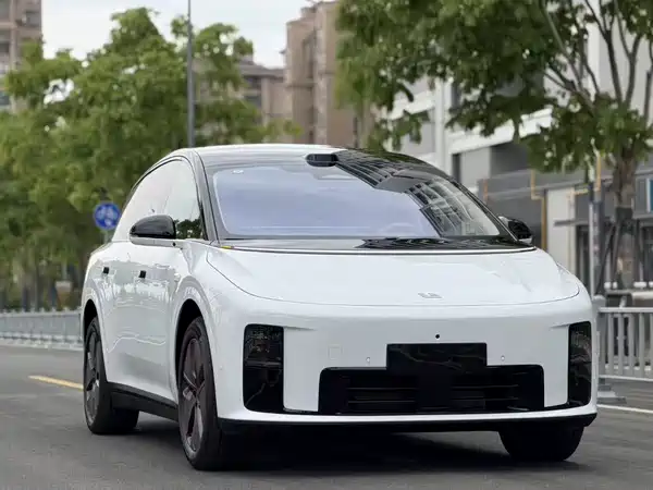 Li Auto i8 2026