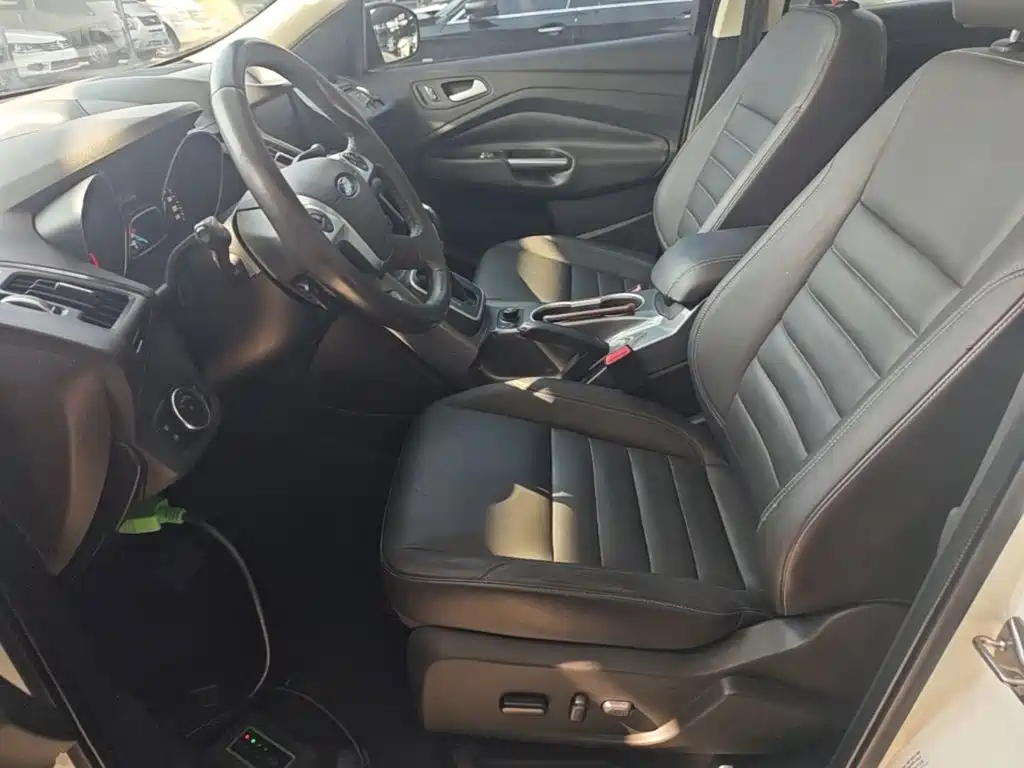 Ford Kuga 2016 — фото 15