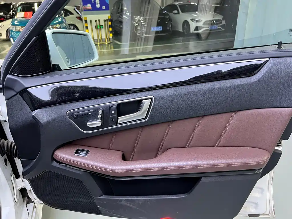 Mercedes-Benz E-Class 2015 — фото 11