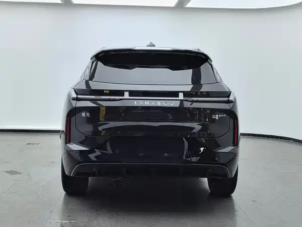Lynk & Co 08 EM-P 2024