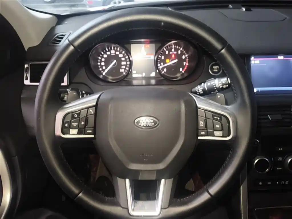 Land Rover Discovery Sport 2018 — фото 11