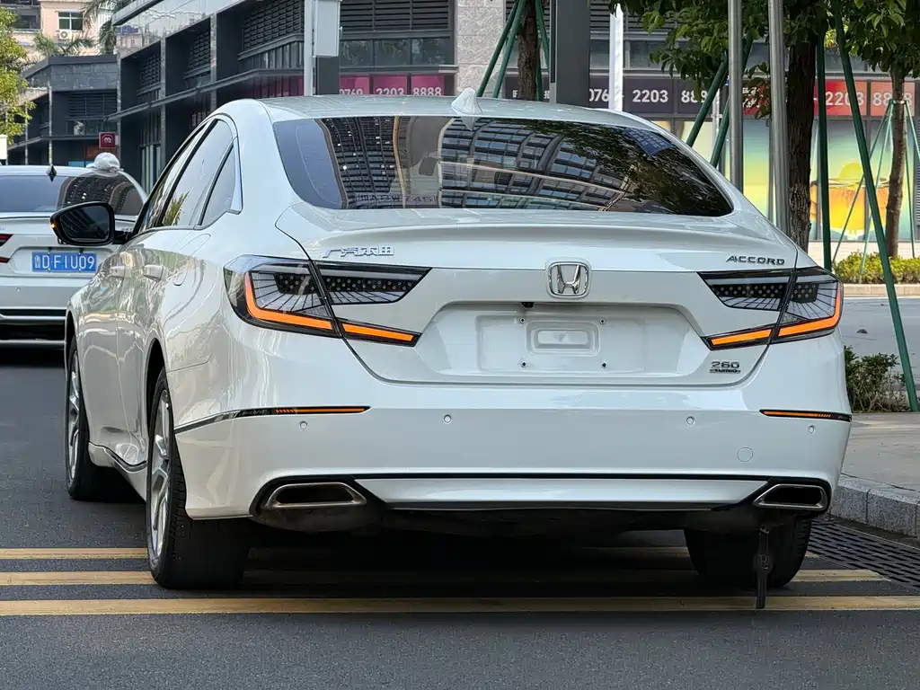 Honda Accord 2021 — фото 10
