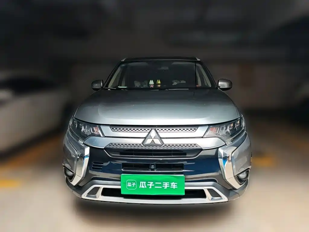Mitsubishi Outlander 2020 — фото 2