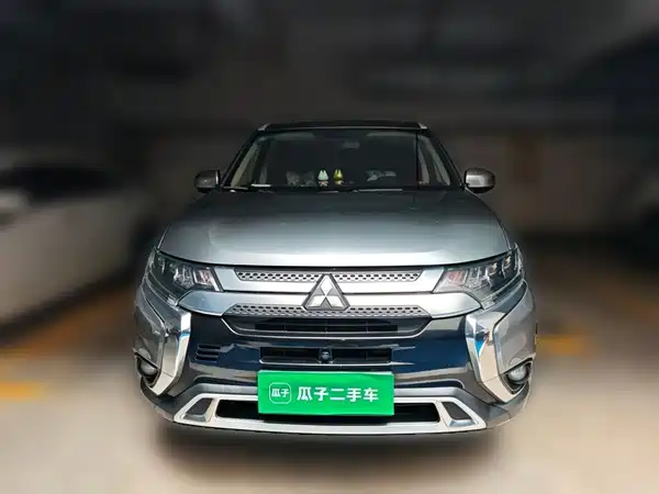 Mitsubishi Outlander 2020