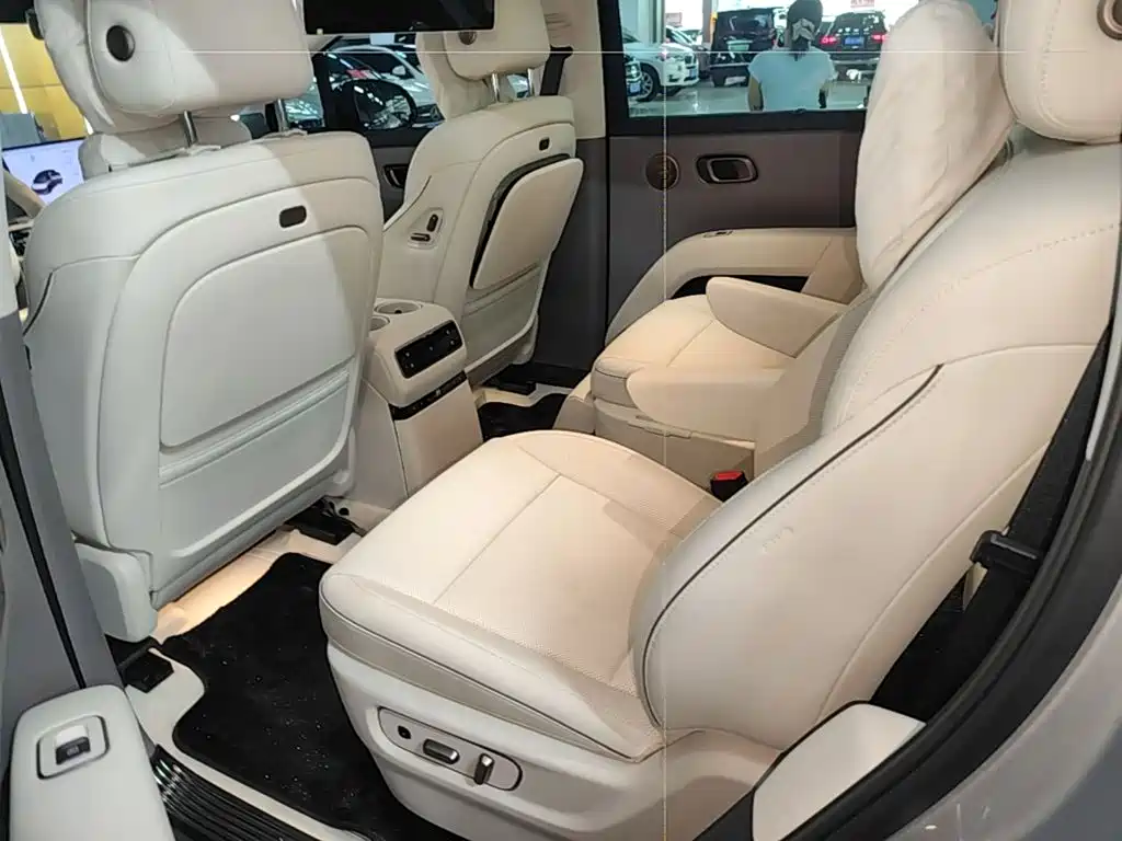 Li Auto i8 2025 — фото 17