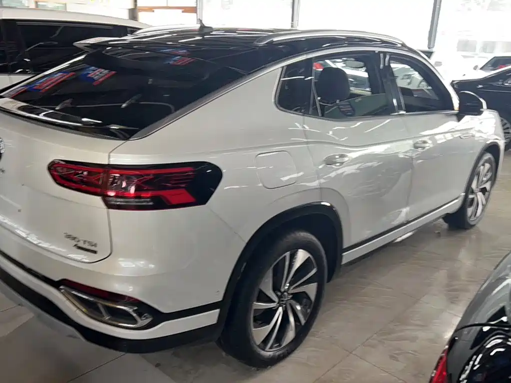Volkswagen X 2022