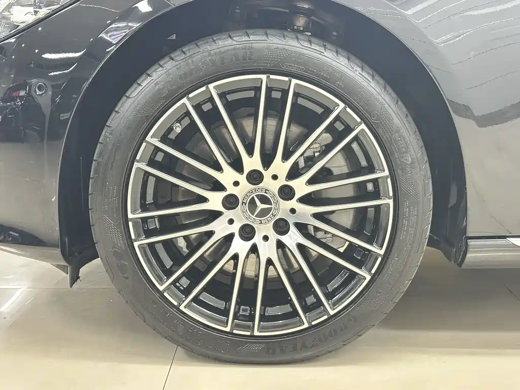 Mercedes-Benz C-Class 2023 — фото 24
