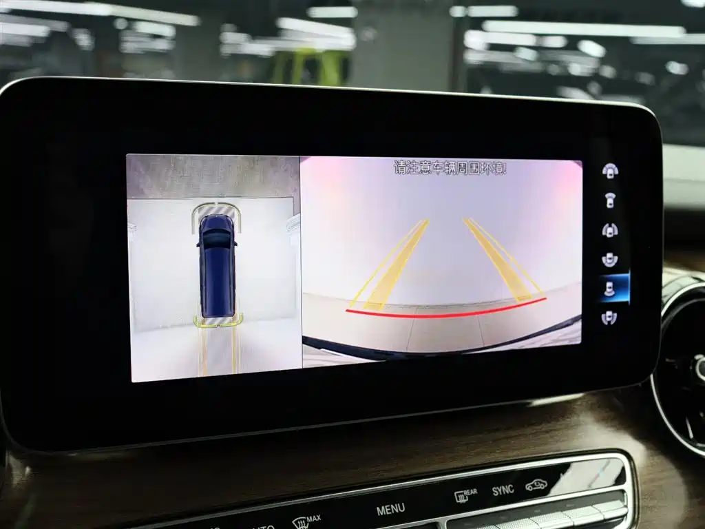 Mercedes-Benz V-Class 2022 — фото 34