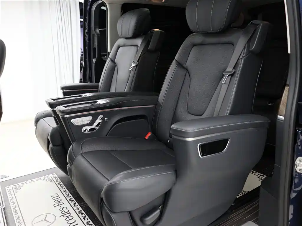 Mercedes-Benz V-Class 2022 — фото 8