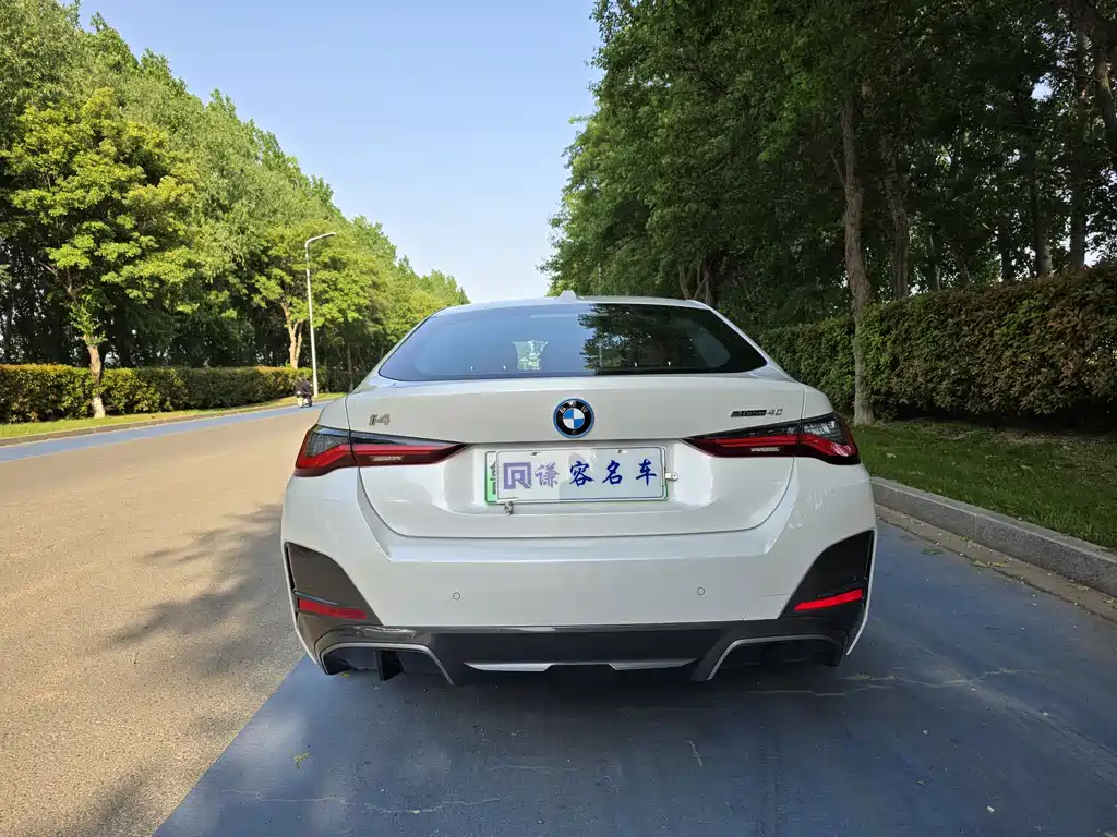 BMW i4 2026 — фото 9