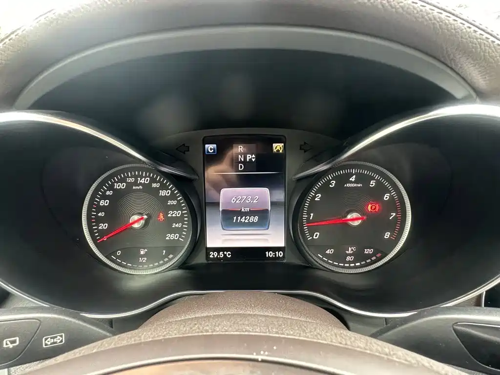 Mercedes-Benz GLC 2018 — фото 12