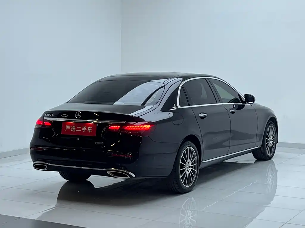 Mercedes-Benz E-Class 2023 — фото 4