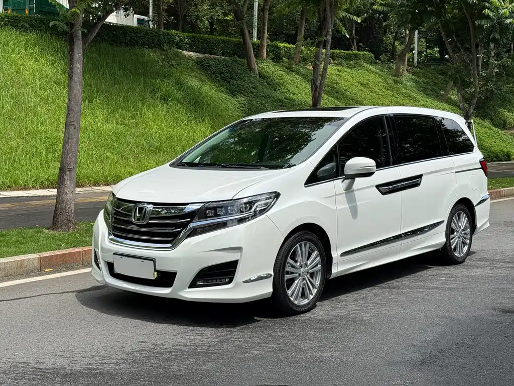 Honda Elysion 2018 — фото 1