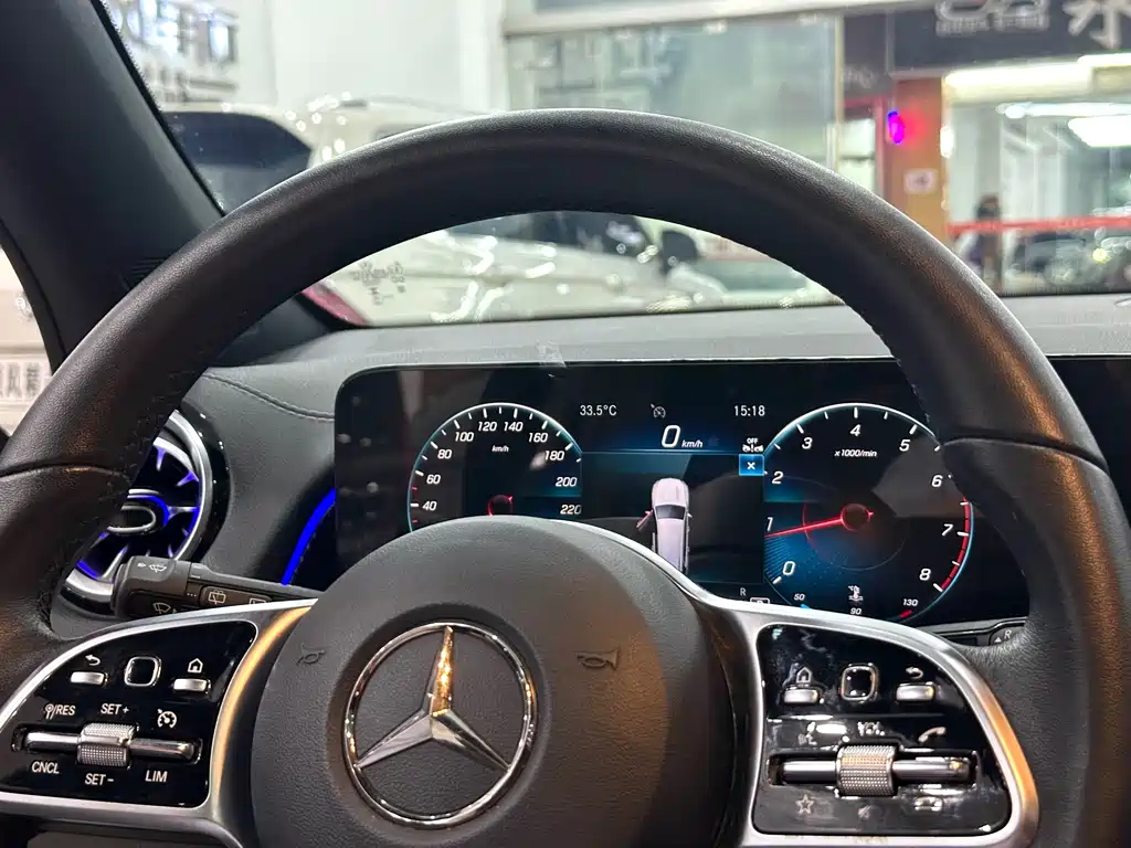 Mercedes-Benz GLB 2023 — фото 10