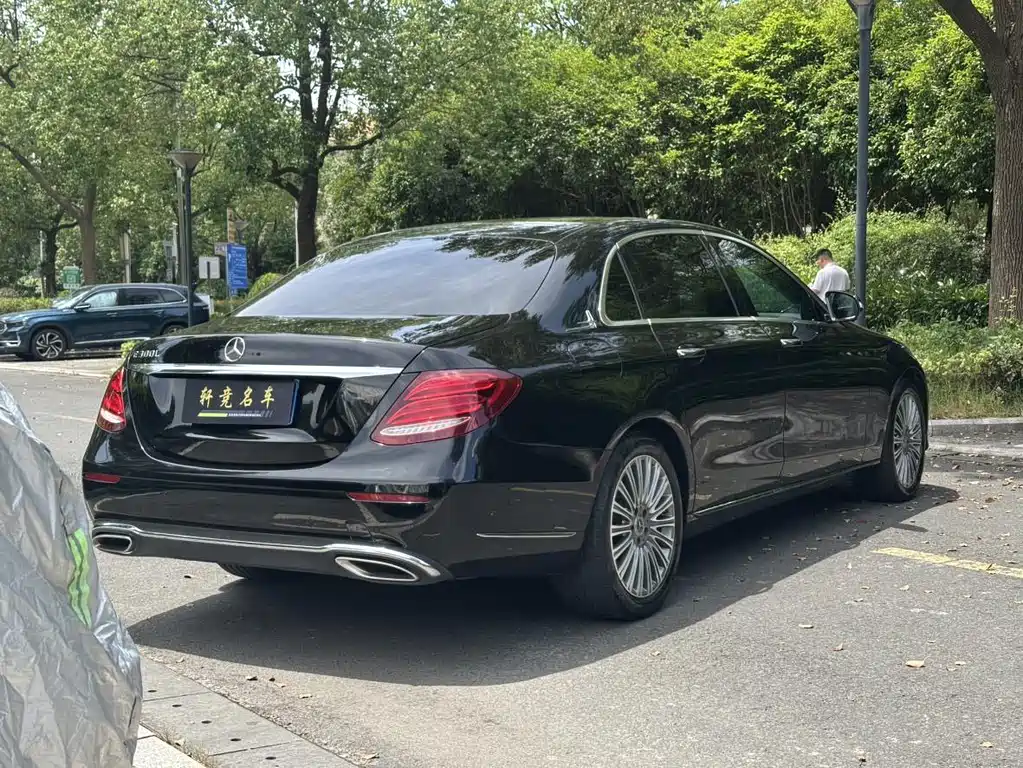 Mercedes-Benz E-Class 2020 — фото 25