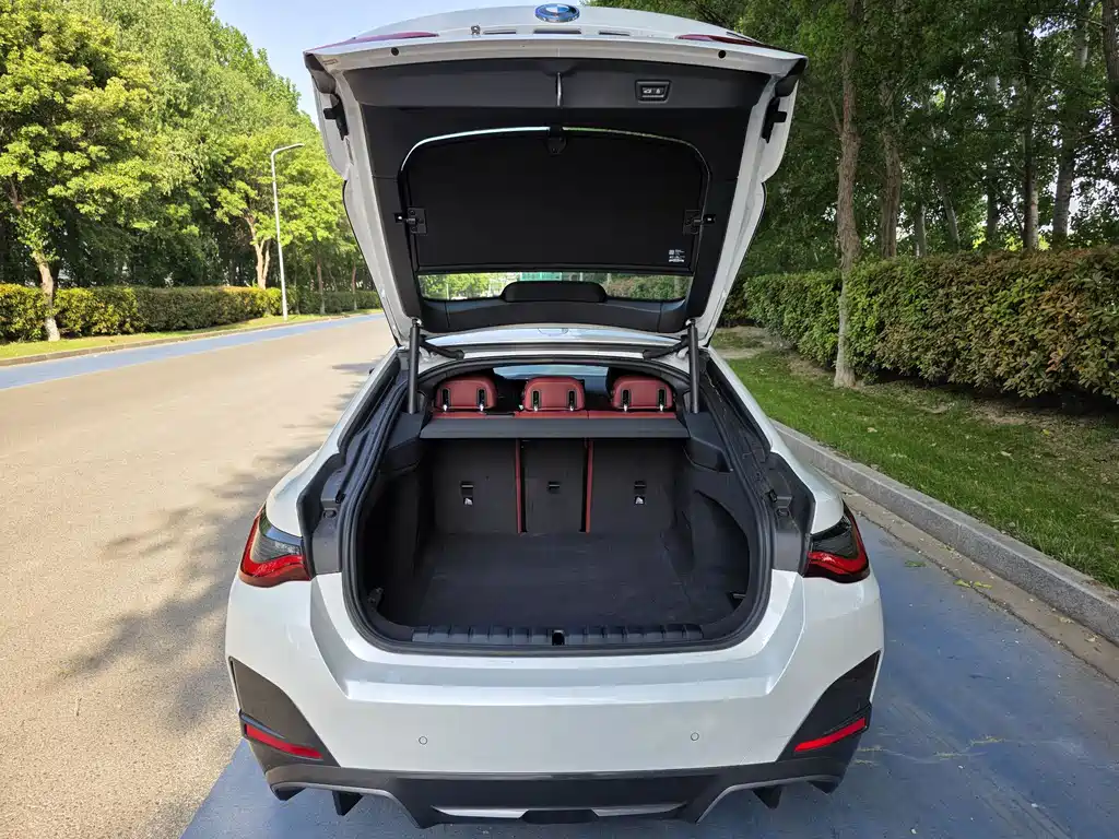 BMW i4 2026 — фото 13