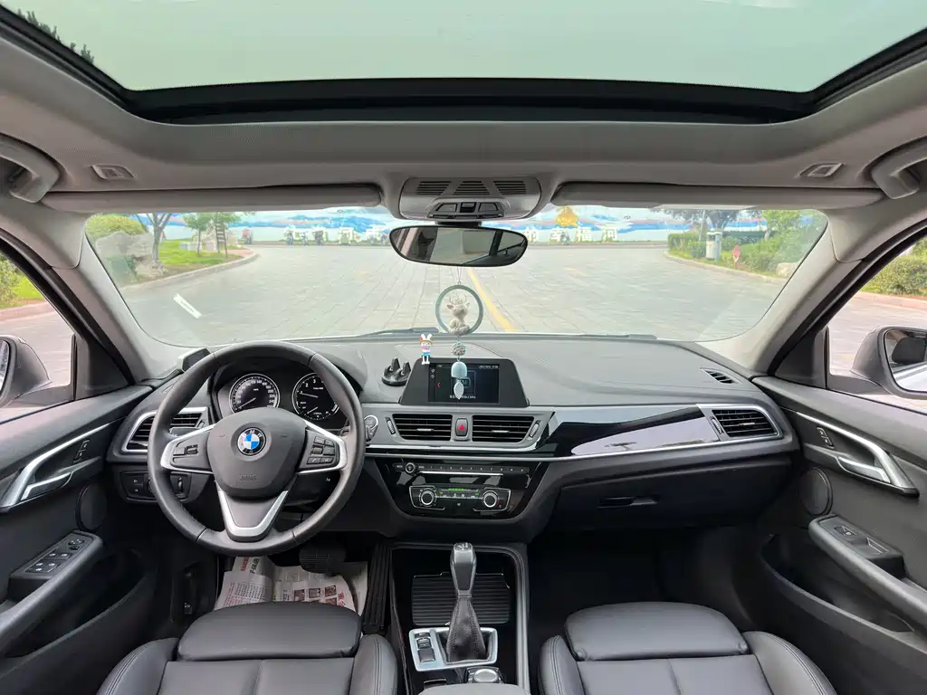 BMW 1 Series 2018 — фото 20