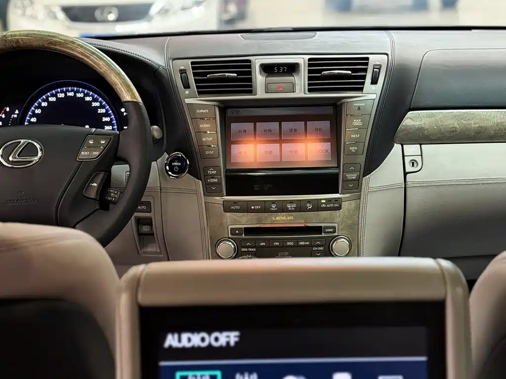 Lexus LS 2014 — фото 14