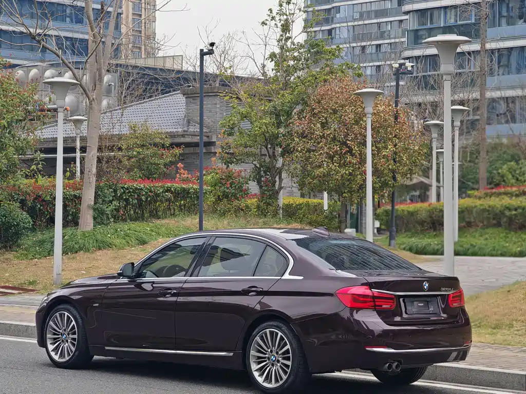 BMW 3 Series 2017 — фото 21