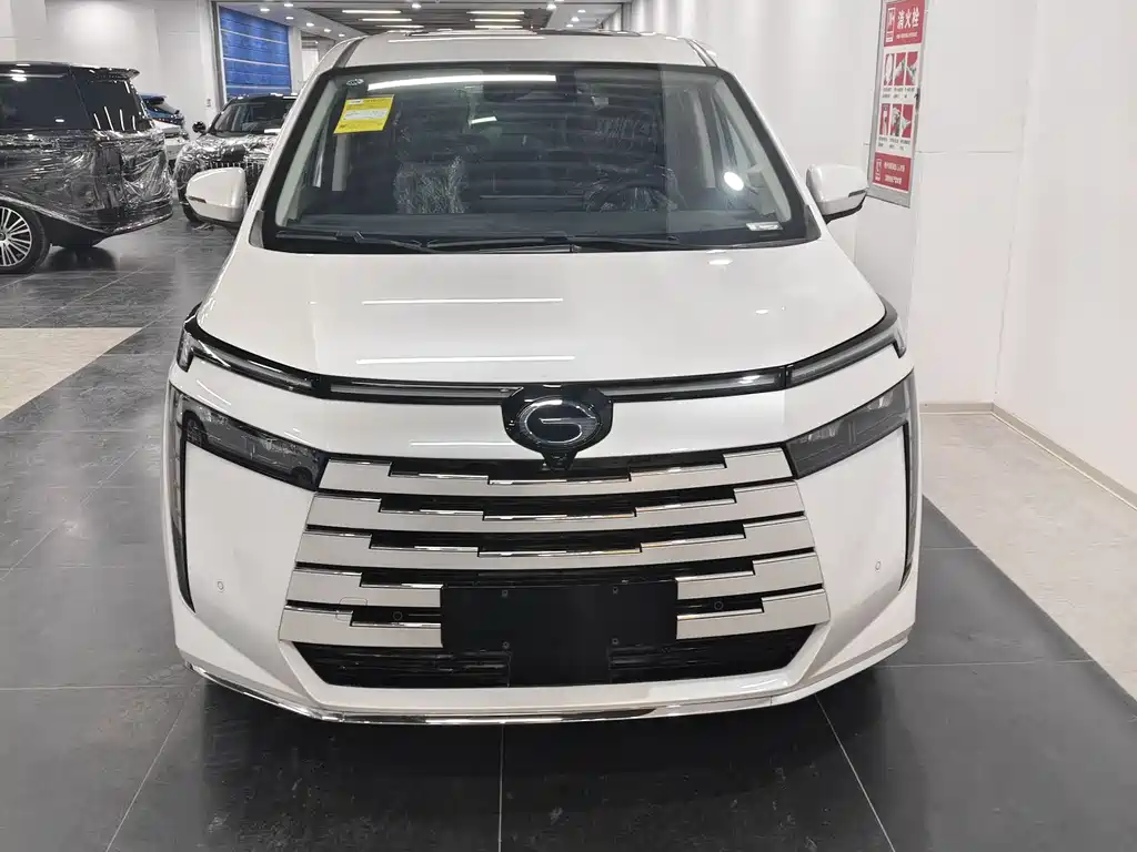 GAC Motor E8 PHEV 2026 — фото 2