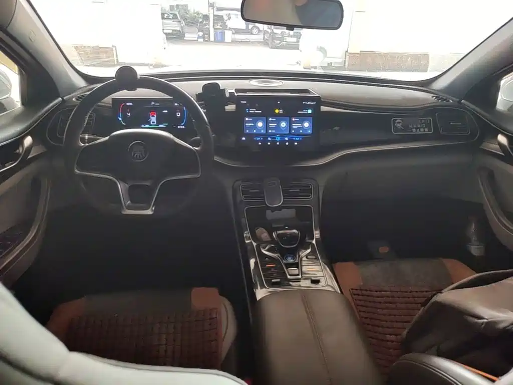 BYD Qin PLUS 2023 — фото 10