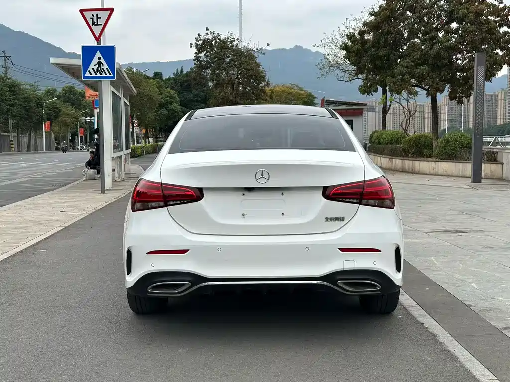 Mercedes-Benz A-Class 2019 — фото 4