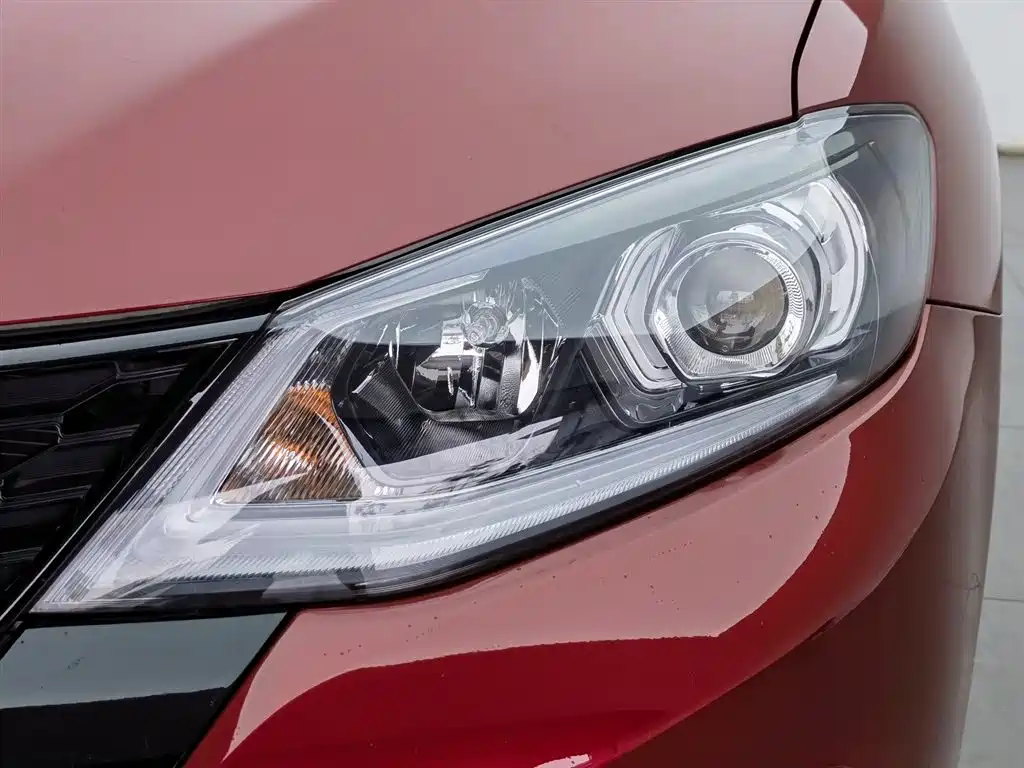 Nissan Tiida 2024