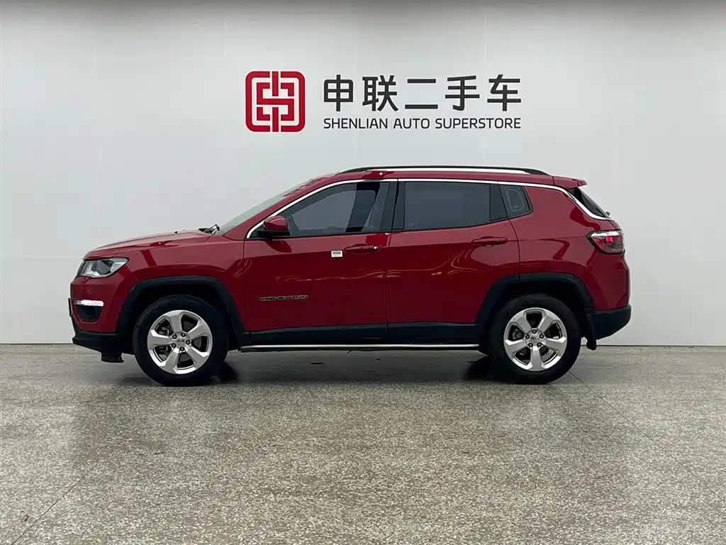Jeep Compass 2018 — фото 10