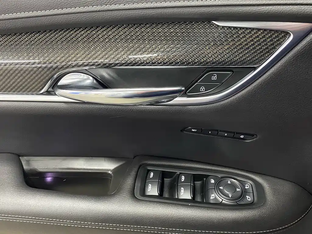 Cadillac XT5 2024 — фото 18