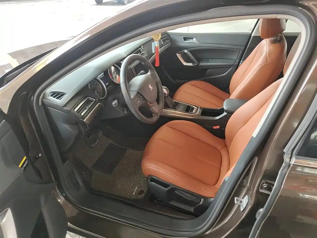 Peugeot 408 2015 — фото 15