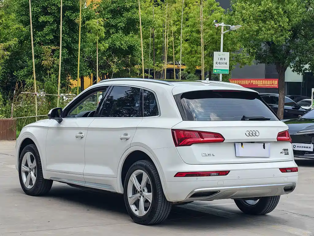 Audi Q5L 2019 — фото 15