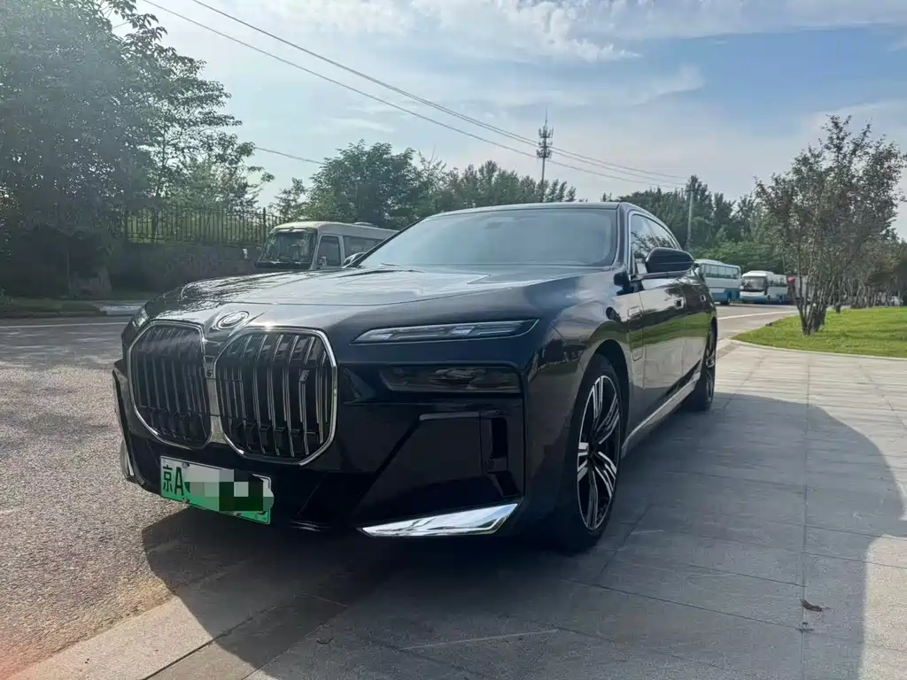 BMW i7 2023