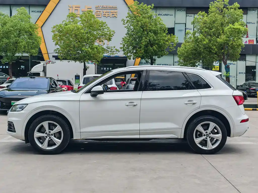 Audi Q5L 2019 — фото 14