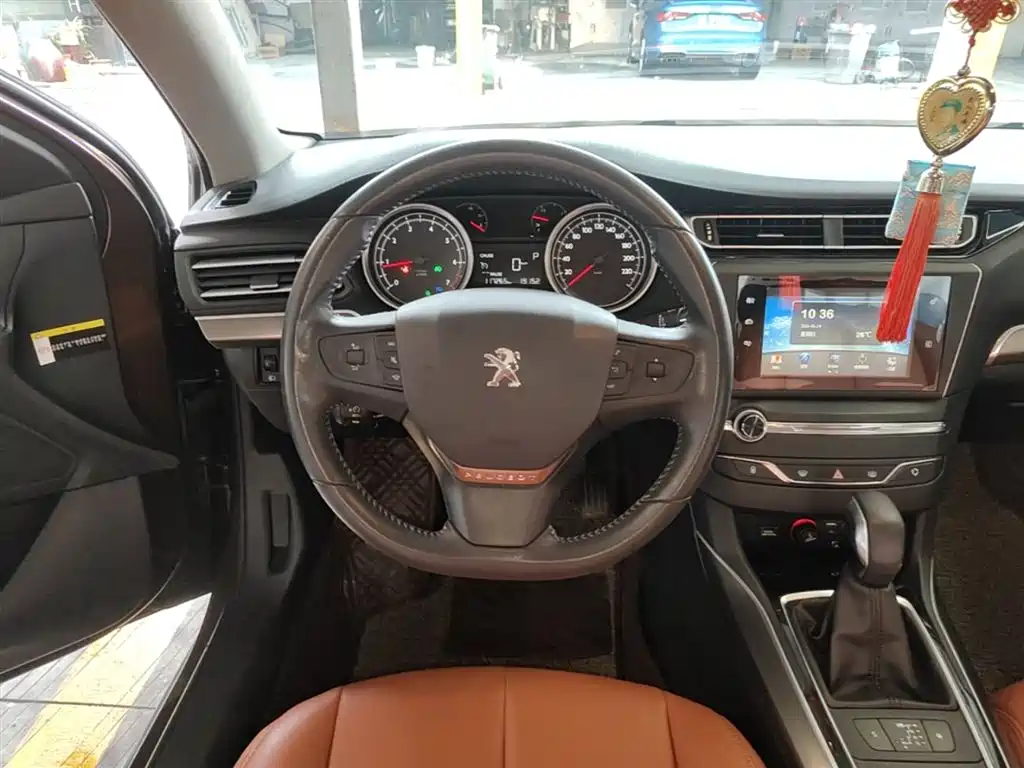 Peugeot 408 2015 — фото 11