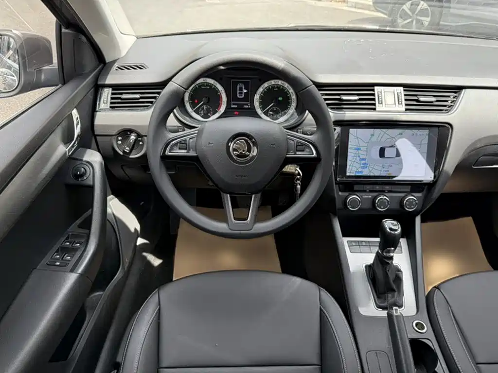 Skoda Octavia 2022 — фото 21
