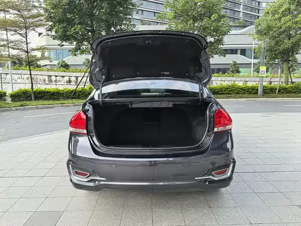 Suzuki Qiyue 2016