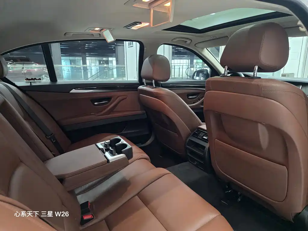 BMW 5 Series 2017 — фото 13