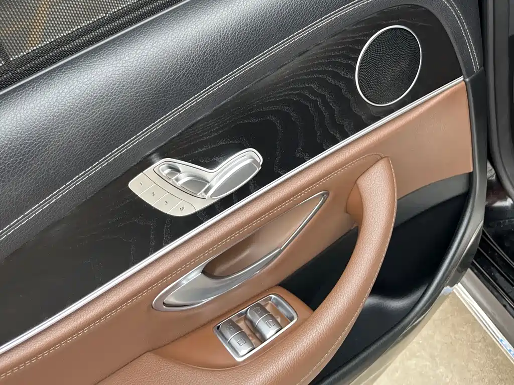 Mercedes-Benz E-Class 2019 — фото 10