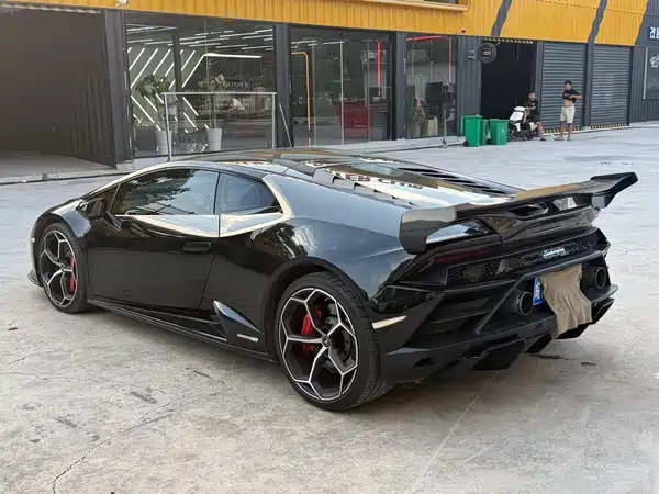 Lamborghini Huracan 2021