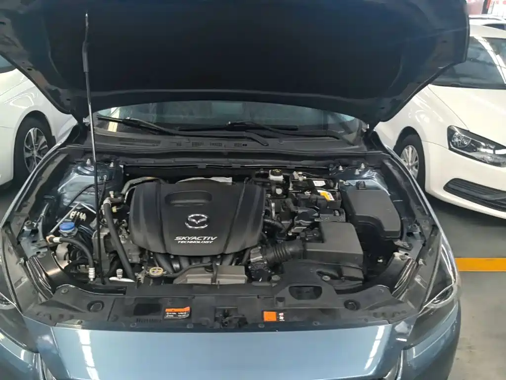 Mazda 3 Axela 2018 — фото 20